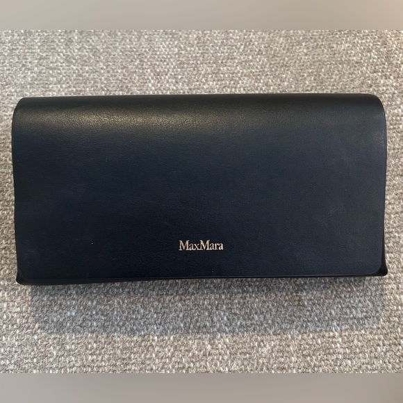 MaxMara Accessories - ✨MAX MARA MaxMara Black Leather Sunglasses Case
